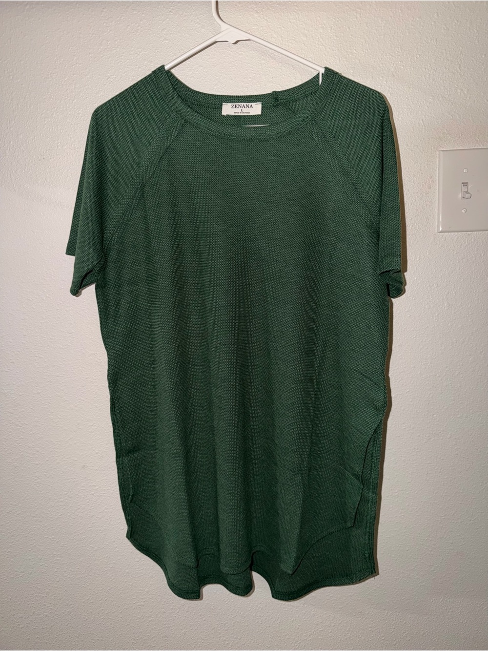 Zenana Outfitters Short Sleeve Waffle Long Tunic Top, curve hem, side slits NWOT